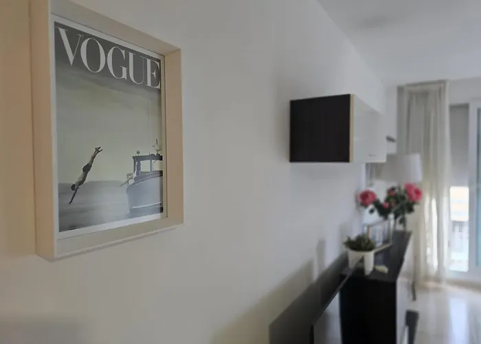 Moon アパート オリーバ